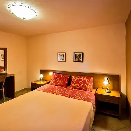 Mazourka * Stavros (Ithaka)